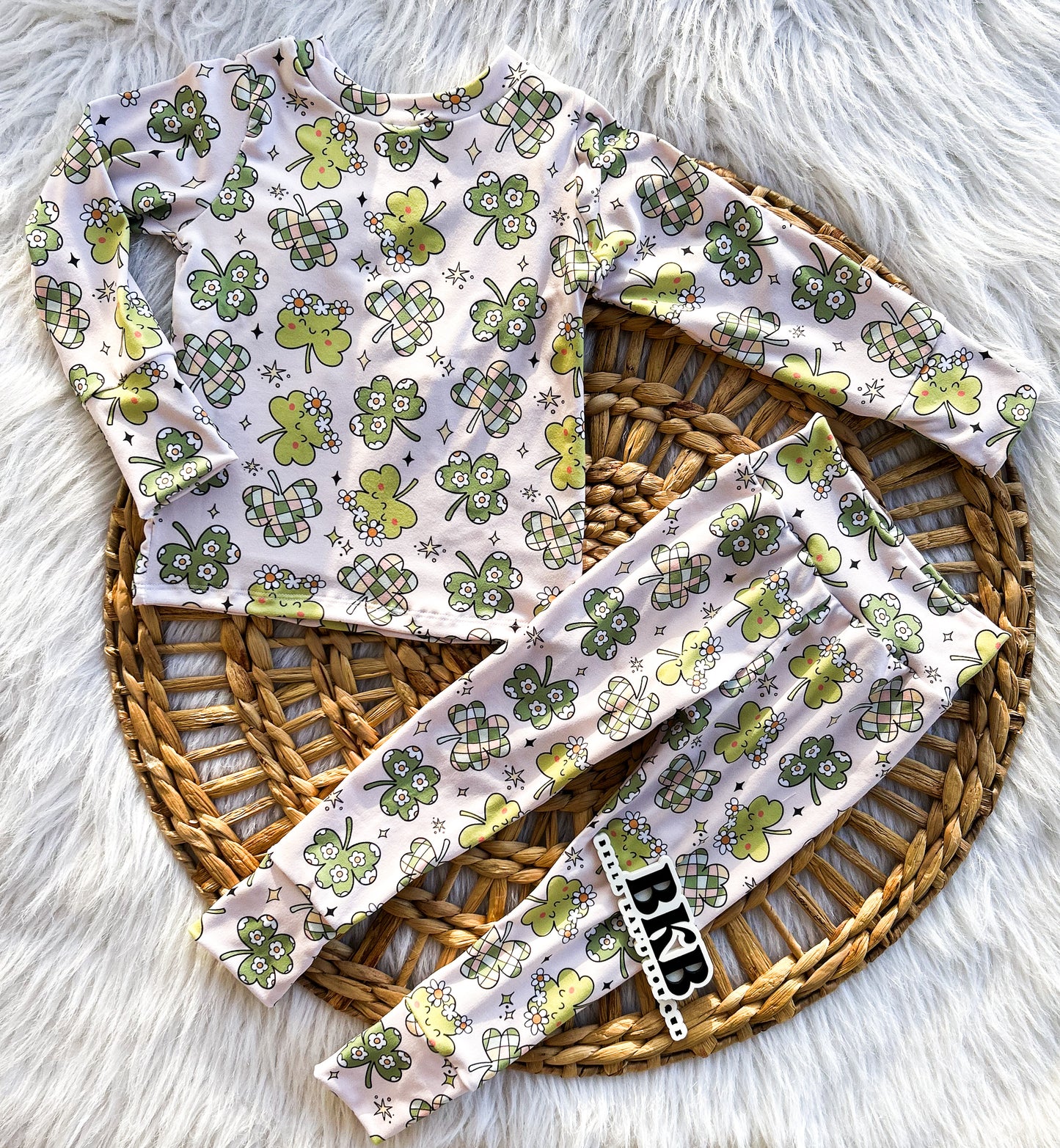 Groovy clover Long sleeve and pants lounge set
