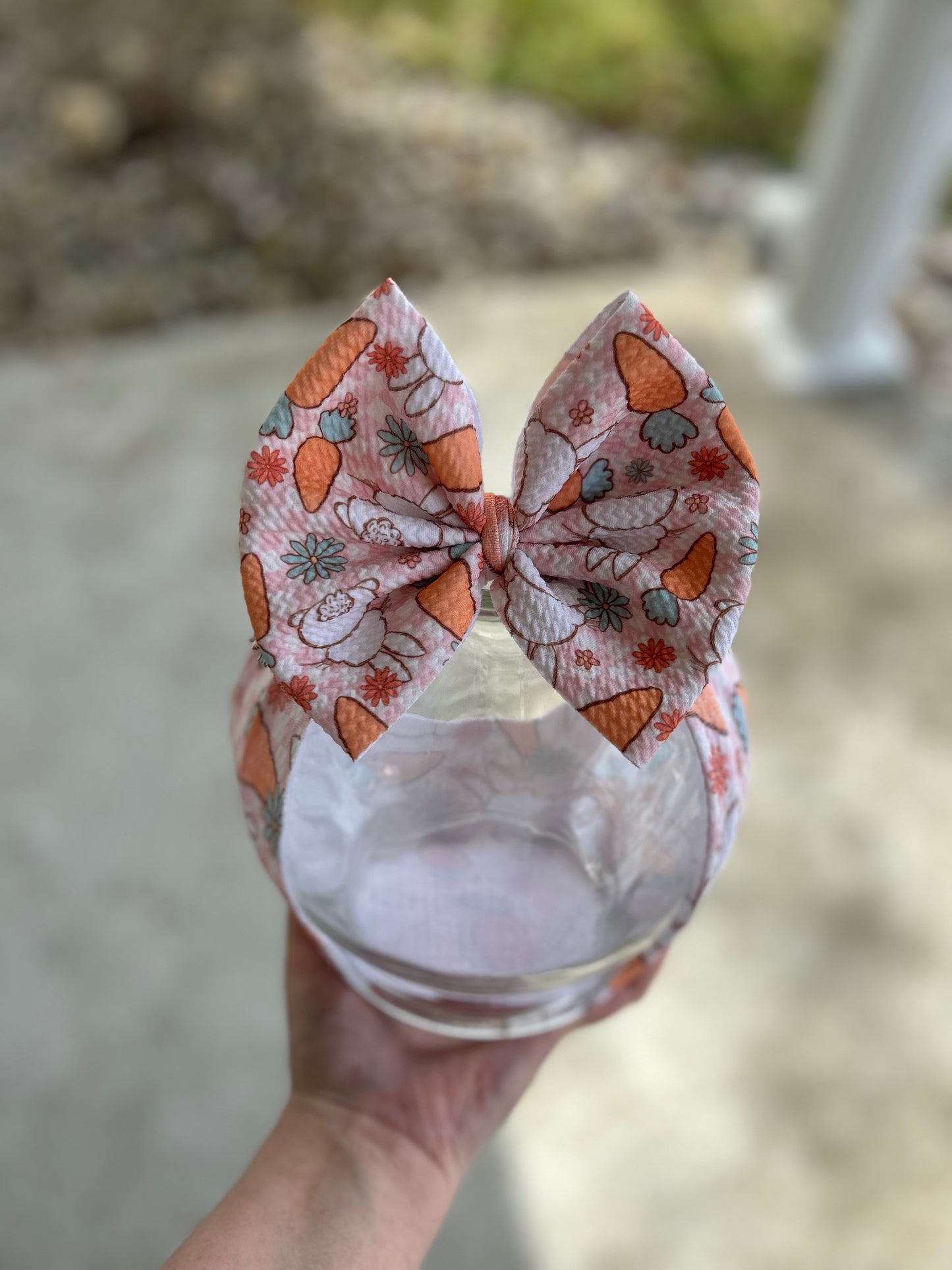 Carrot & bunny butt easter bow RTSSB