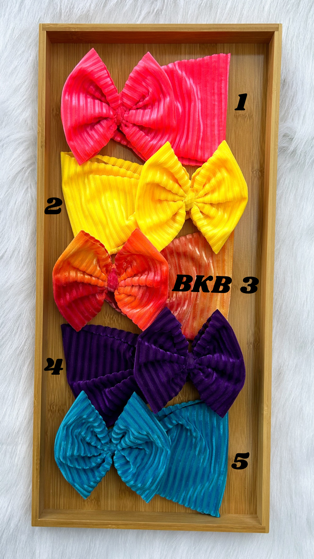 Neon ribbed bows