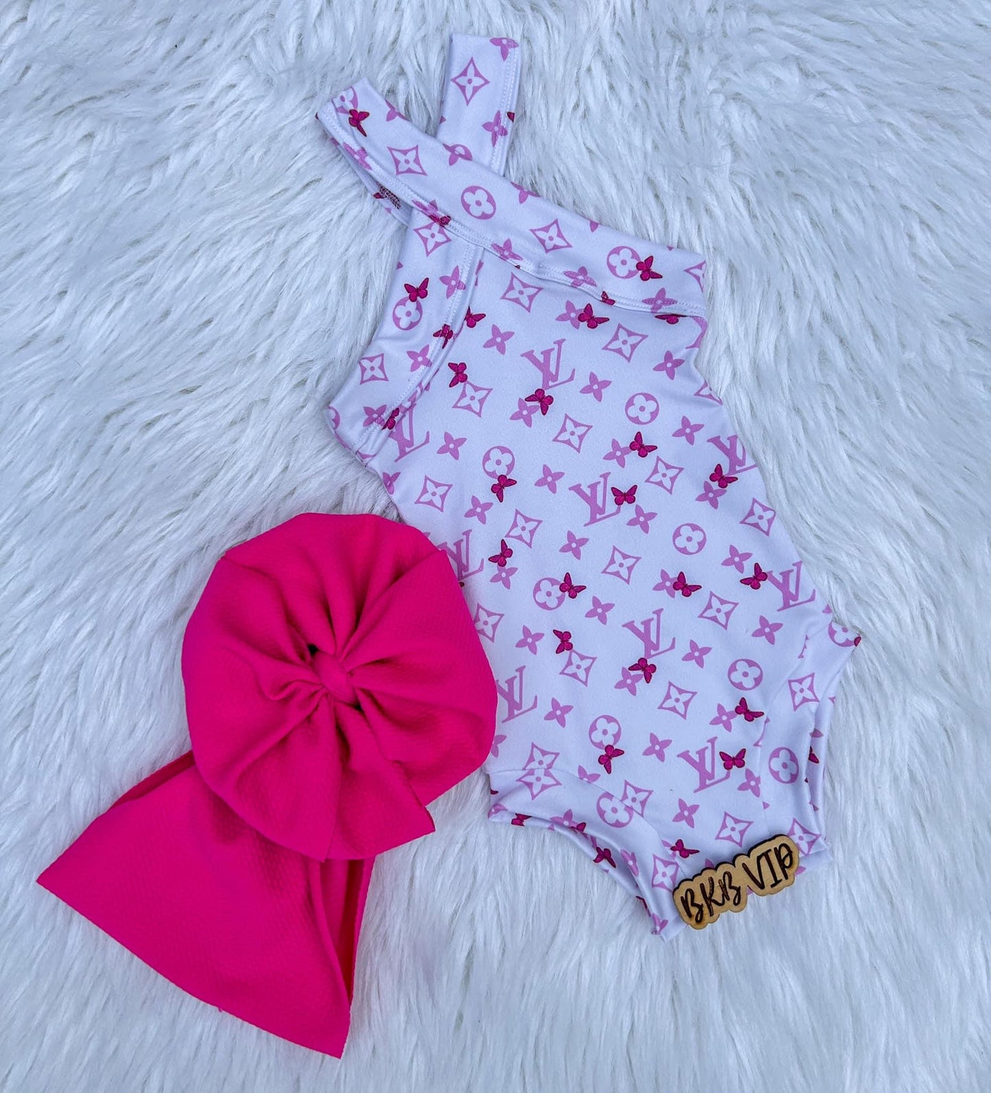 Pink butterflylv lexi leo