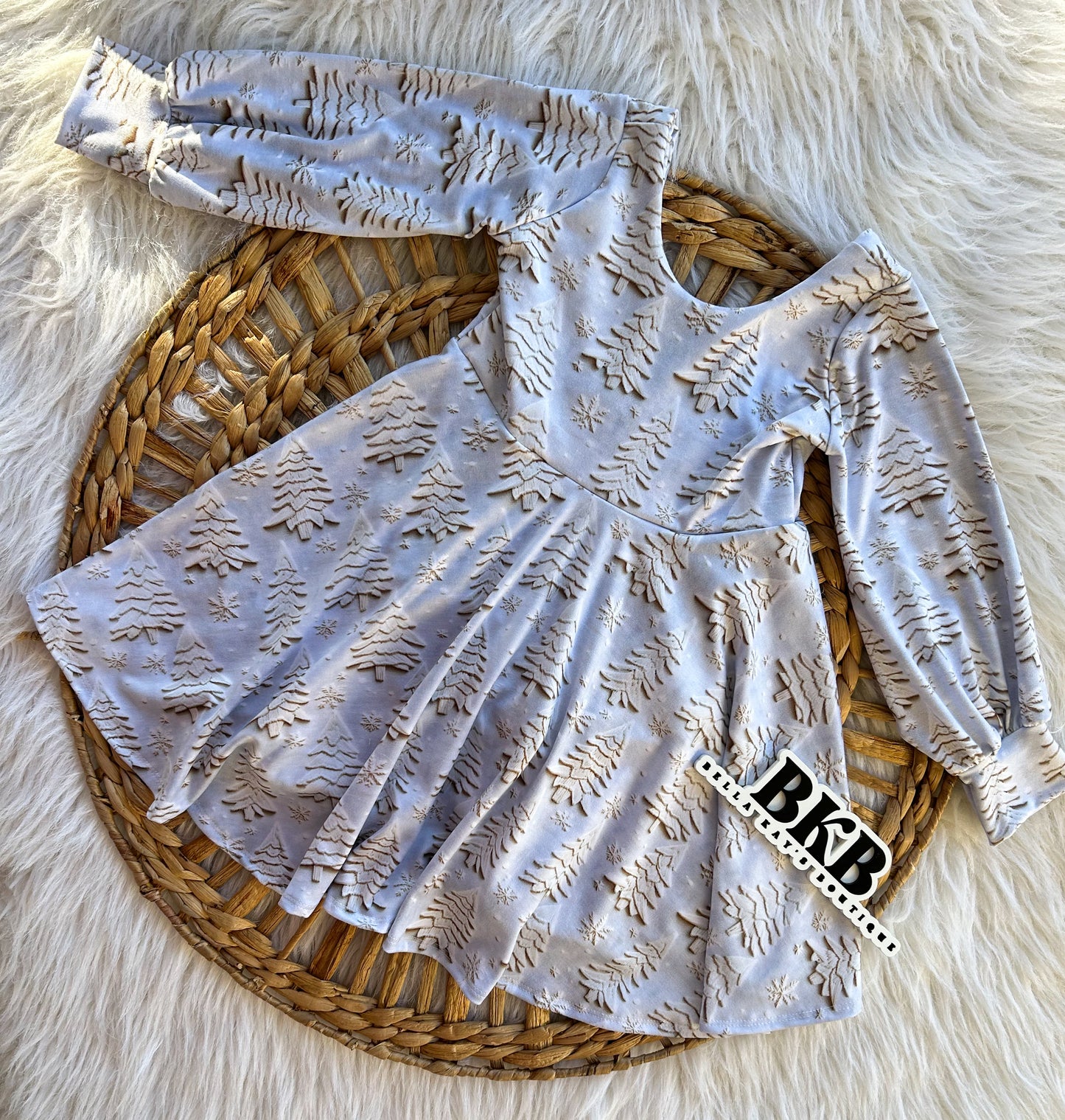 White Christmas Brielle w bishop sleeves