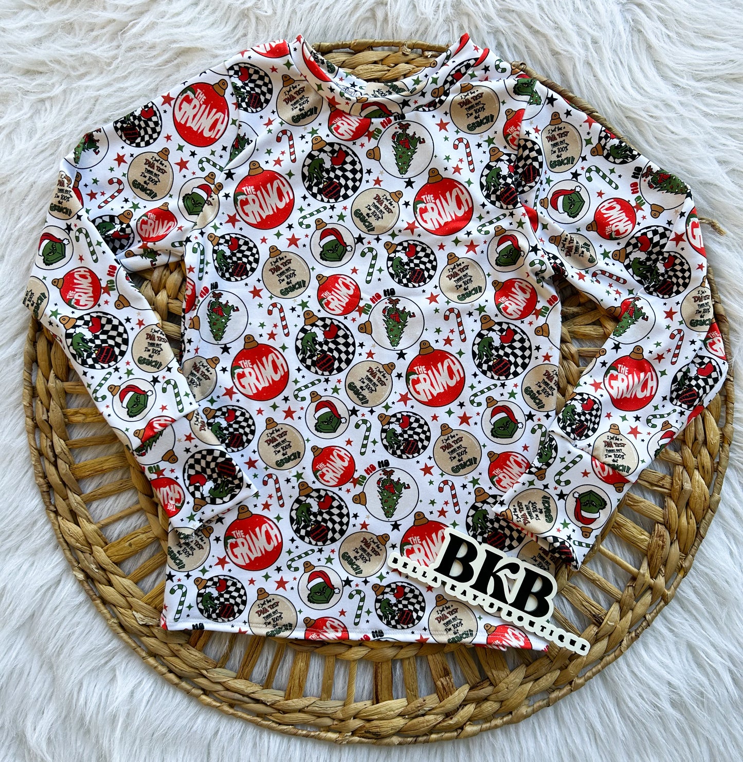 Long sleeved shirt checkered ornament