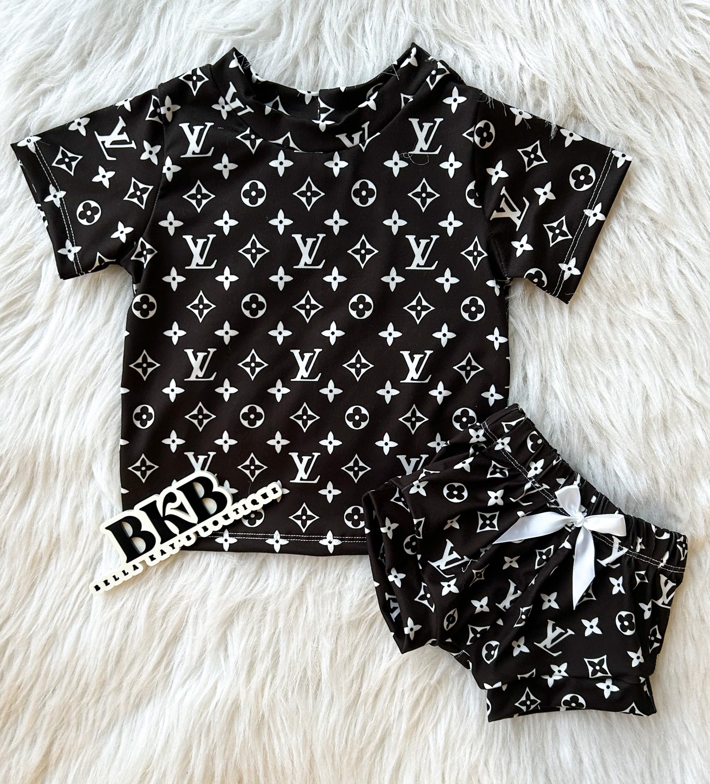 Black&whitelv T-Shirt & shortie set