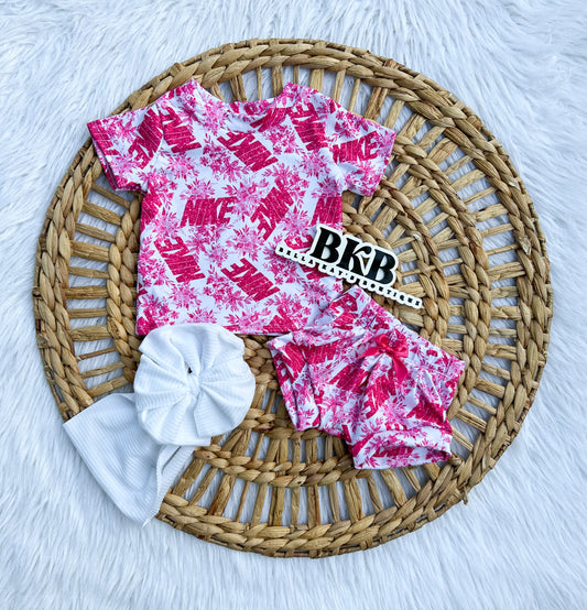 Pink floral sparkleNike T-Shirt & shorties set