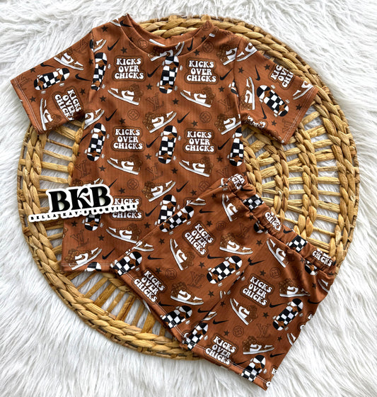 Kicks over chicks T-Shirt & boy shorts set